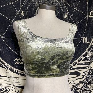 The people of the labyrinths top